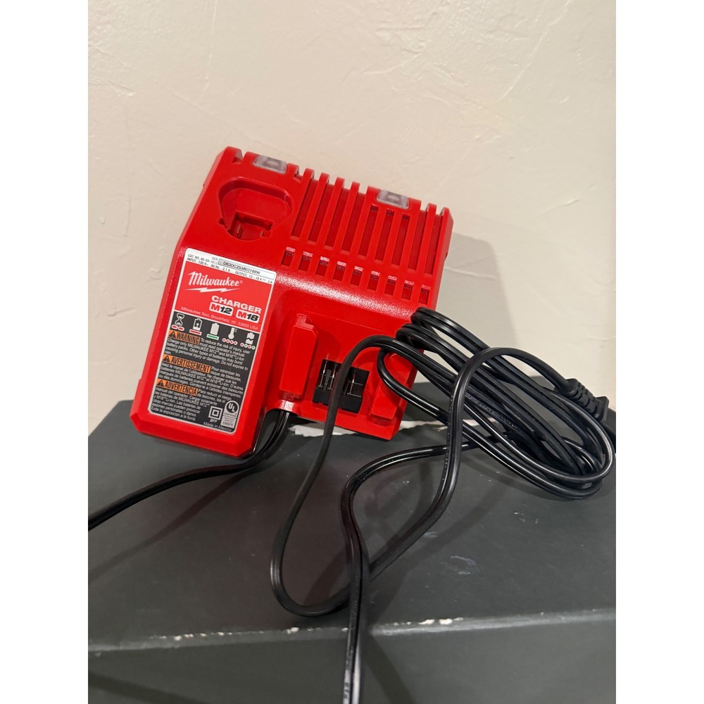 Milwaukee Battery Charger M12 M18 Red Excellent 48-59-1812 Multi-Voltage